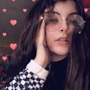 Meet your Posher, Lilly